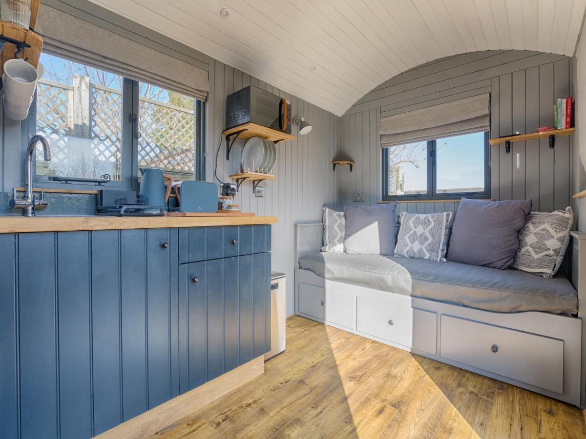 Pass The Keys Whitstable Shepherds Hut Minutes From The Harbour Villa Ngoại thất bức ảnh