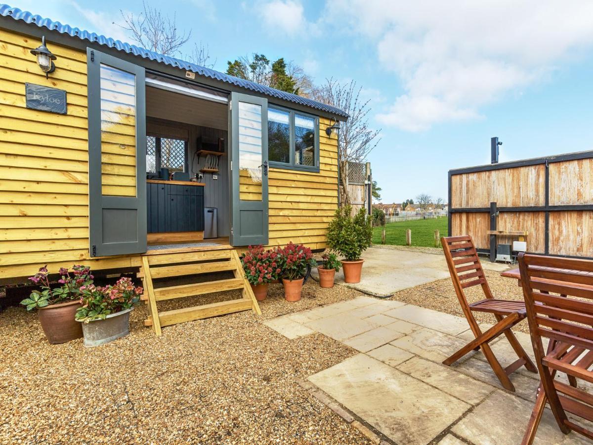 Pass The Keys Whitstable Shepherds Hut Minutes From The Harbour Villa Ngoại thất bức ảnh