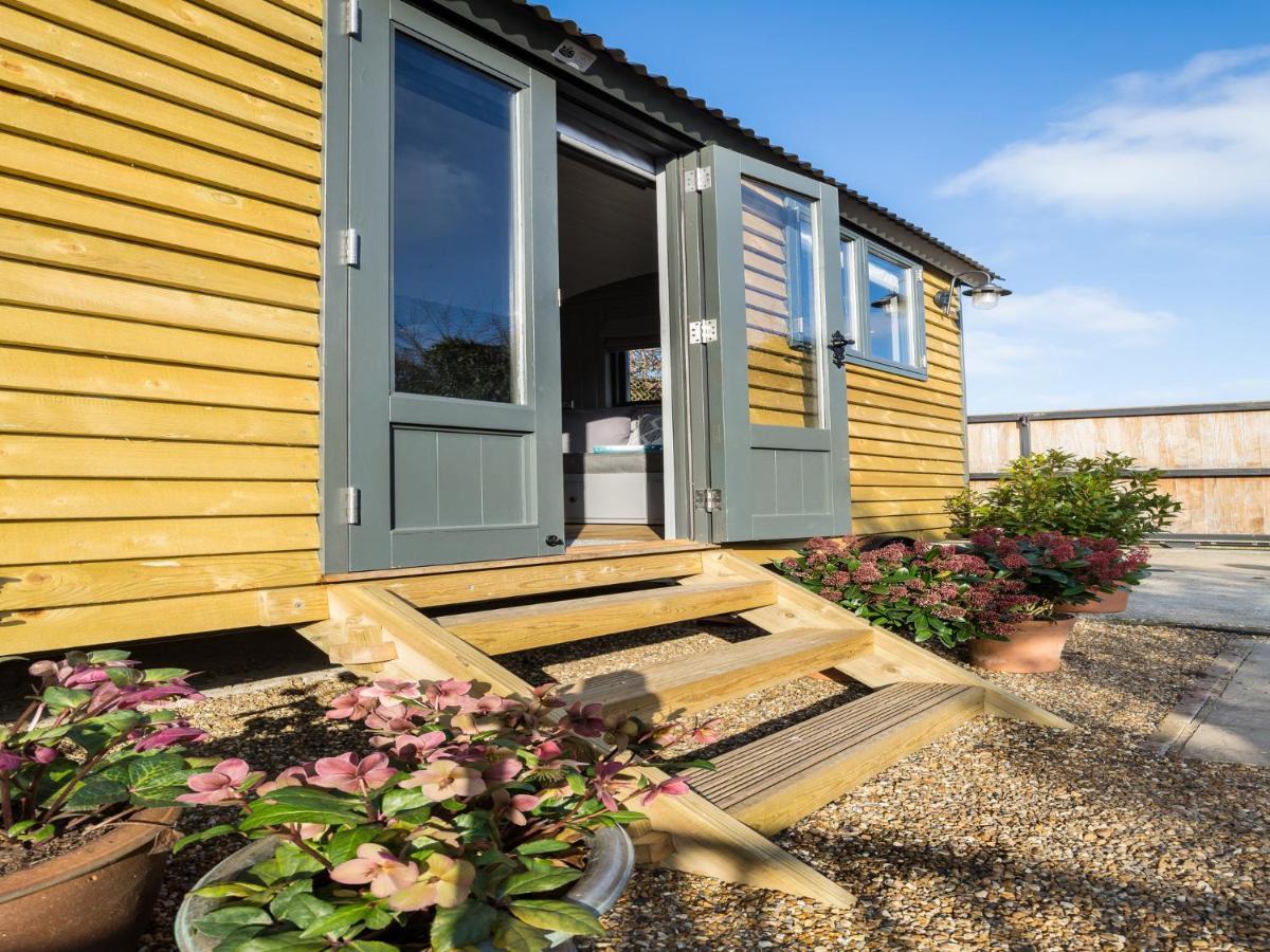 Pass The Keys Whitstable Shepherds Hut Minutes From The Harbour Villa Ngoại thất bức ảnh