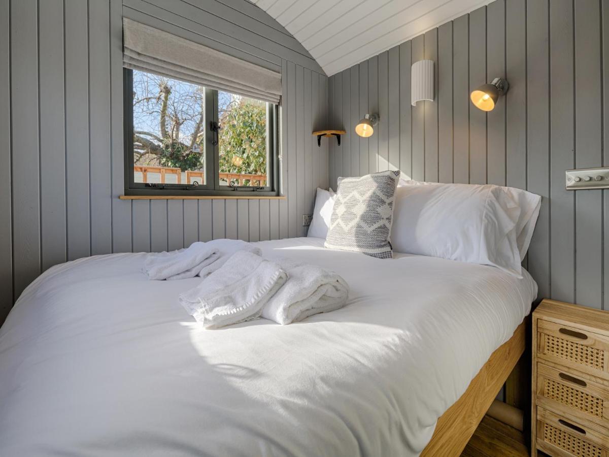 Pass The Keys Whitstable Shepherds Hut Minutes From The Harbour Villa Ngoại thất bức ảnh